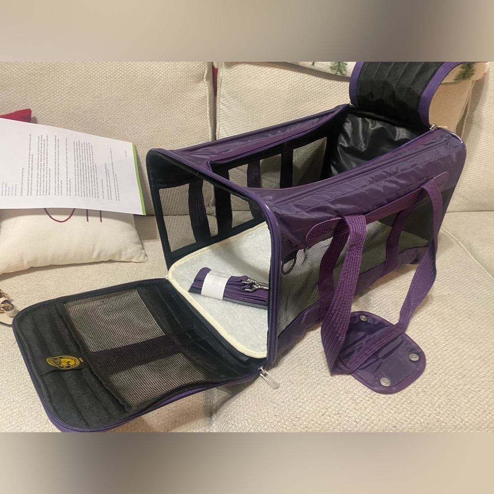 Pet carrier Sherpa travel original deluxe, purple.